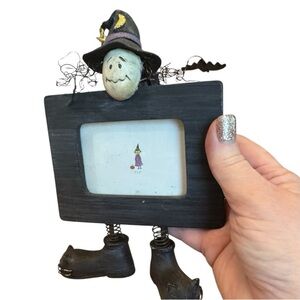 New witch frame decor